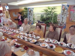 190423_ＣＳランチ　出張回転寿司（チャームスイート緑地公園）